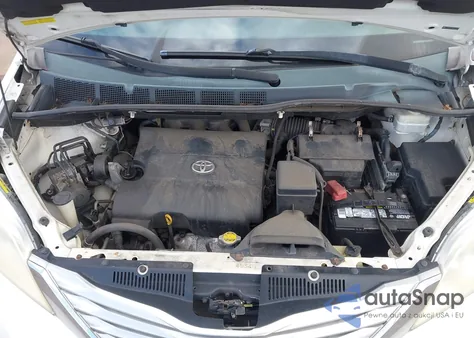 2011 Toyota Sienna Xle V6/Xle V6 Auto Access Seat z USA, uszkodzony, nr VIN 5TDYK3DC9BS032559